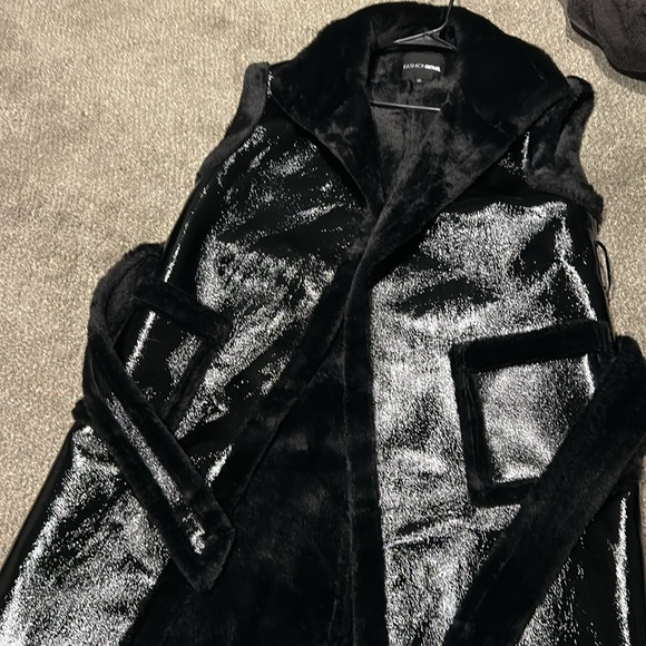 Fashion nova fur vest❤️ - Picture 4 of 10